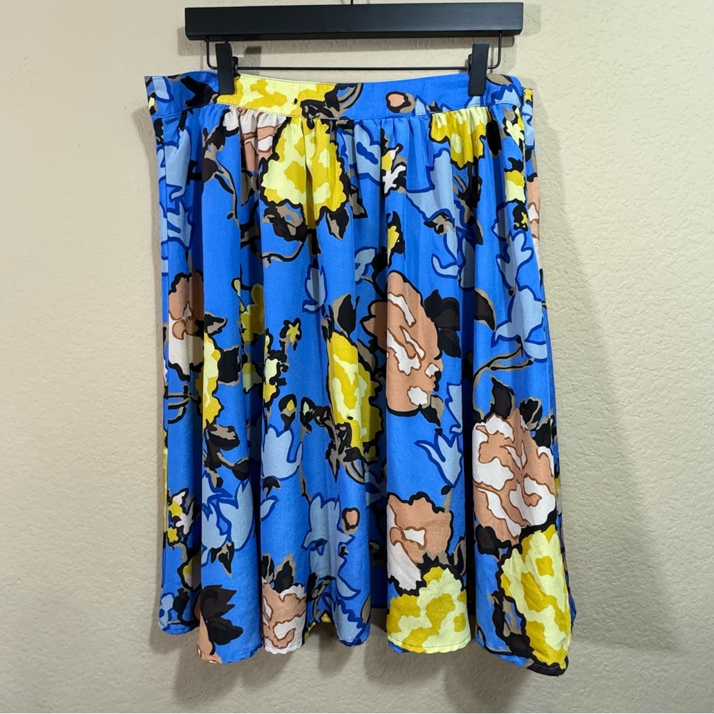Women's Vivienne Tam Blue Yellow Tan Floral Knee Length Skirt Sz 12 Unlined Y2K